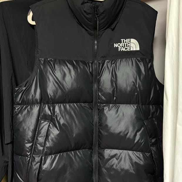 노스페이스 눕시 온볼 패딩조끼