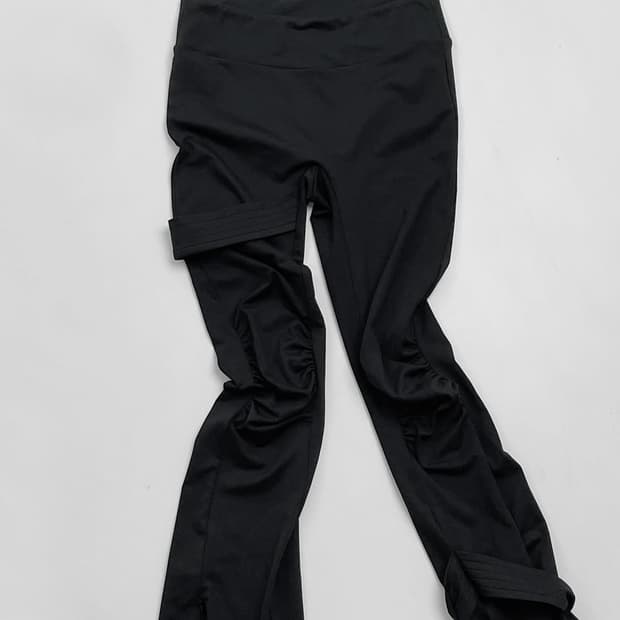 디프런티스 본디지 팬츠