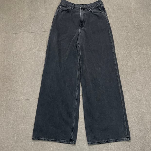 cos 코스 와이드핏 블랙 워싱 데님 25