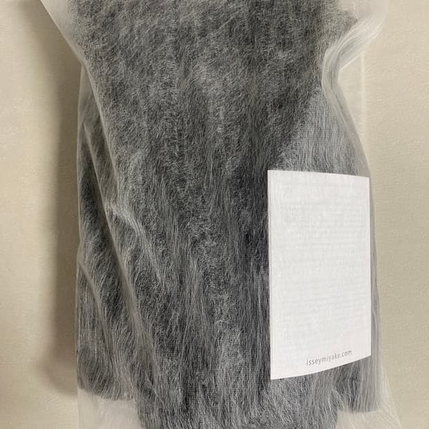 옴므플리세 하카마 반바지 4월 출시