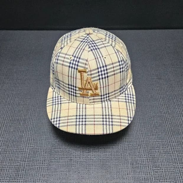 뉴에라 버버리.콜라보