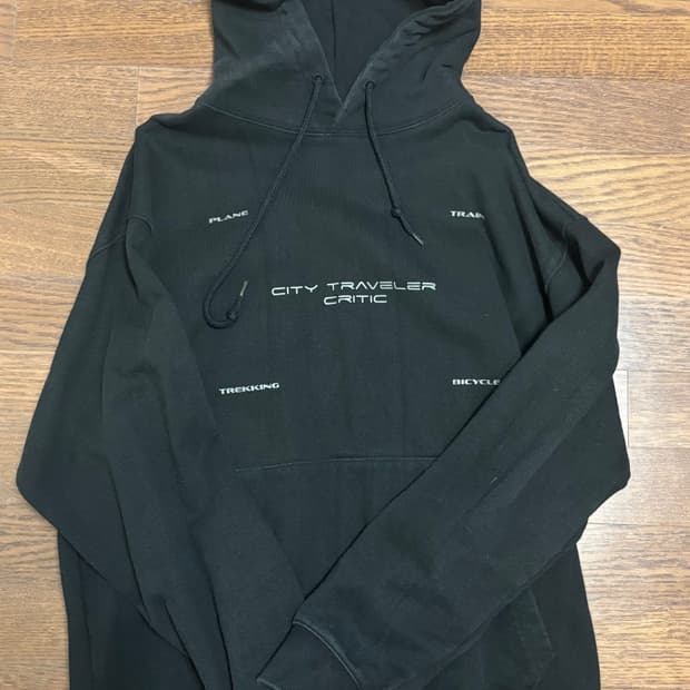 크리틱 N.E.W.S 후드티 블랙