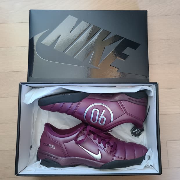 나이키 토탈 90 3 SP 보르도 앤 메탈릭 실버