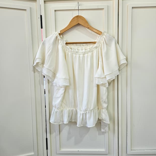 (INGNI) 오프숄더 프릴 블라우스 새상품