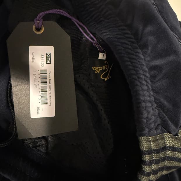 니들스 벨루어 네이비/카키 새제품