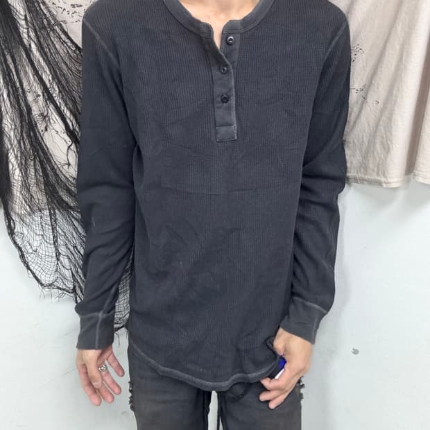 Loose-Fit Deep Grey Sleeve