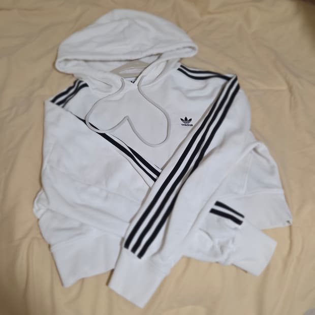 아디다스 흰색 삼선 후드티 크롭 화이트