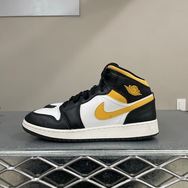 나이키 에어 조던 1 미드 폴른 250