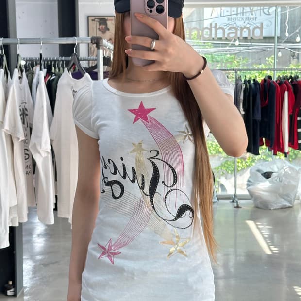 쥬시꾸뛰르 Y2k 스타큐빅 반팔티