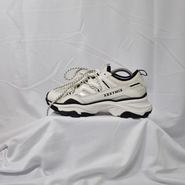245 젝시믹스 X-1 라이트핏 화이트 스니커즈