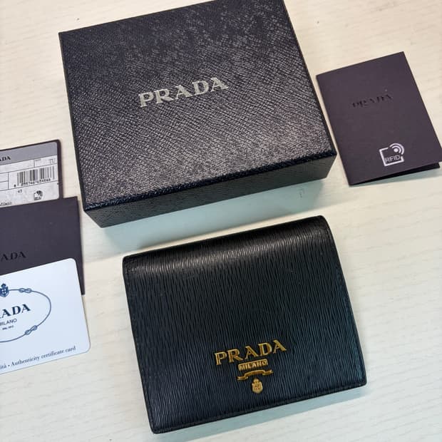 [풀구성 정품] 프라다 사피아노 반지갑 블랙