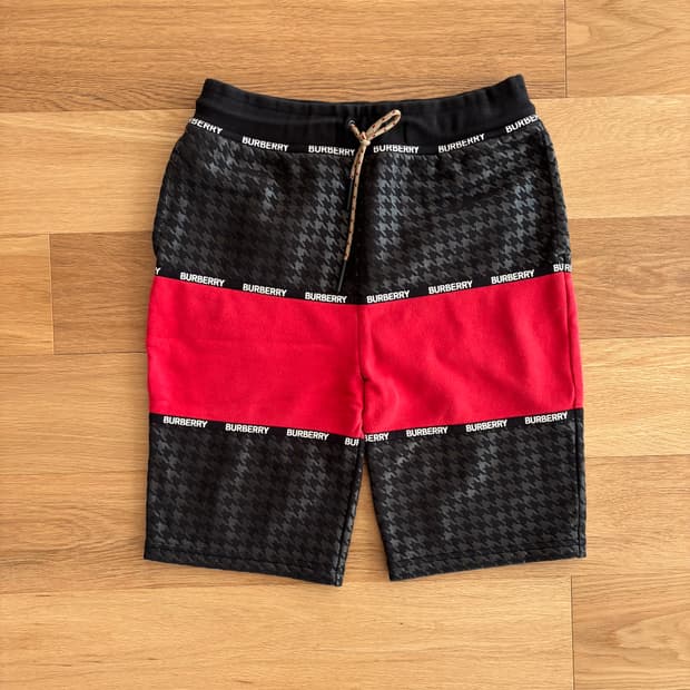 버버리 키즈 하운드투스 스웨트쇼츠 14y