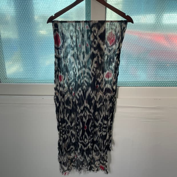 Agnes b 아네스베 아트 패턴 머서라이즈 머플러