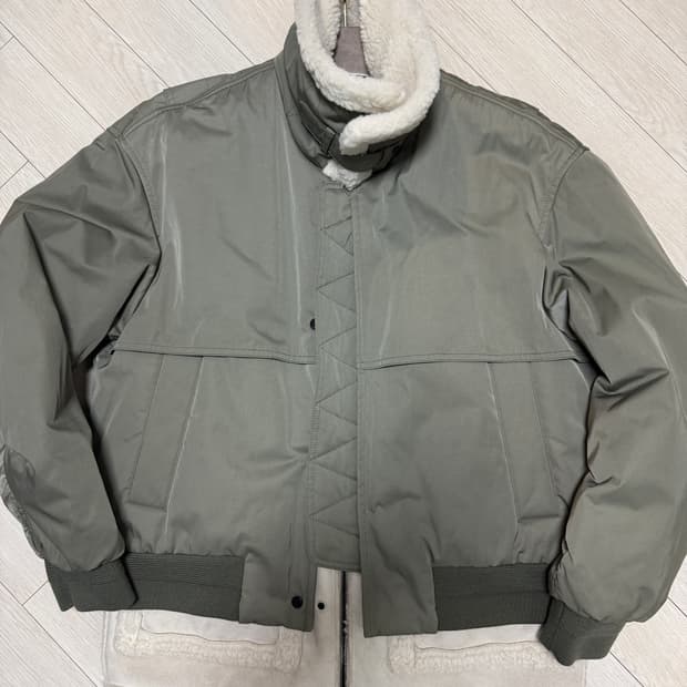 시스템옴므 퍼블록 레이어드 무스탕 카키 판매합니다 !