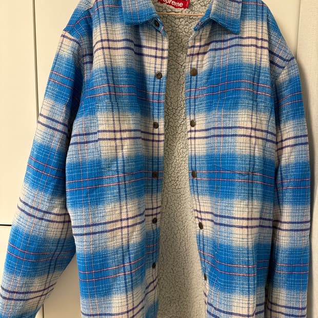 슈프림 양털셔츠