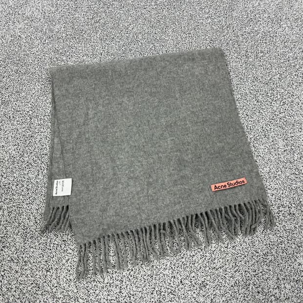 아크네스튜디오 캐나다 네로우 울 머플러