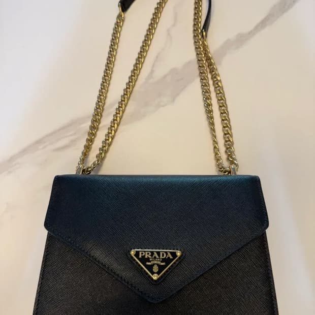 프라다 사피아노 블랙 체인 체인백