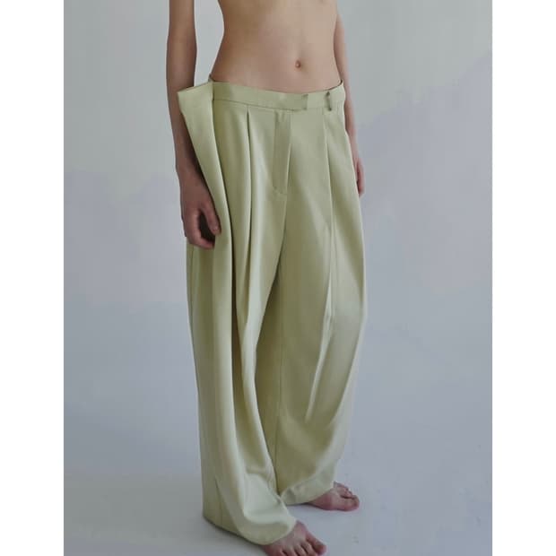 에옹쓰 Unbalanced Block Trousers - mustard