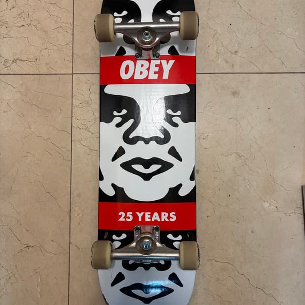 오베이 25주년 한정판 스케이트보드