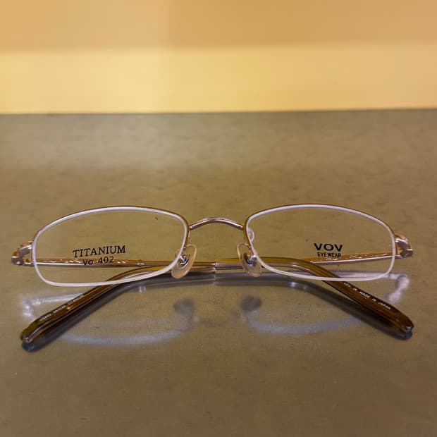 VOV Titanium VO-402 슬림 스퀘어 프레임