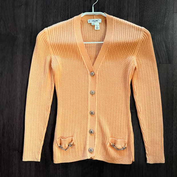 셀린느 슬림핏 가디건