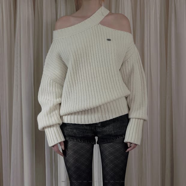 보헤미안서울 브이컷 니트 아이보리