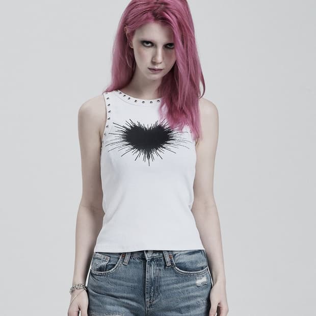 일리오 WHITE HEART STUD SLEEVELESS 슬리브리스 탑