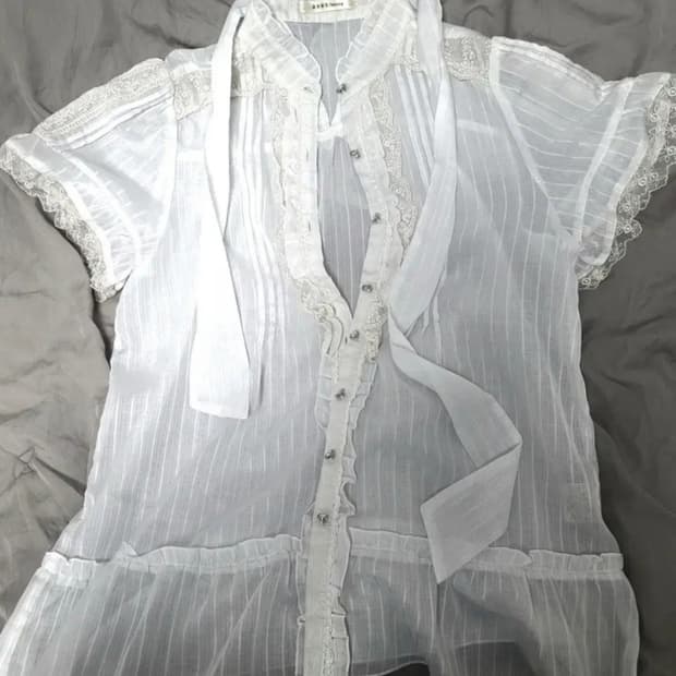 엑시즈팜 레이스 블라우스 