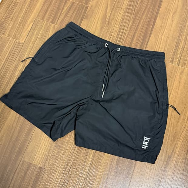 KITH 나일론 블랙 반바지 M