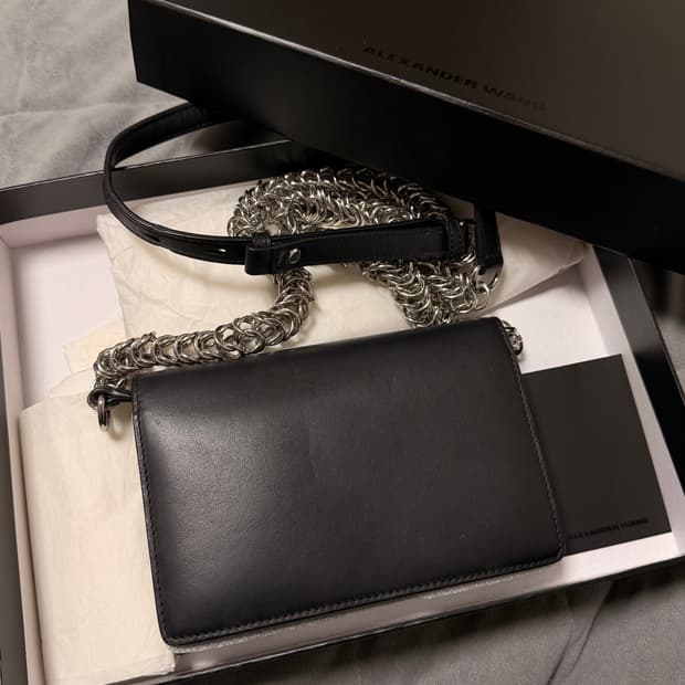 알렉산더왕 체인 크로스백