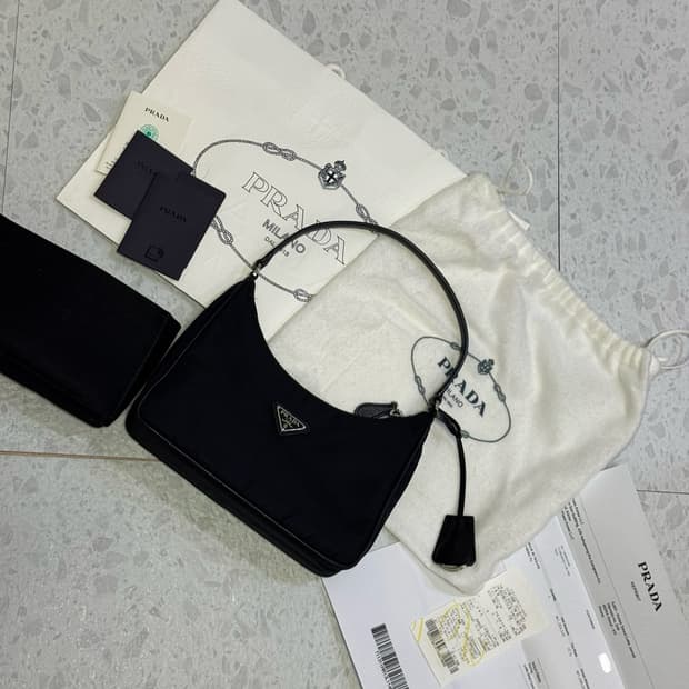 프라다 리에디션 2005 리나일론 호보백