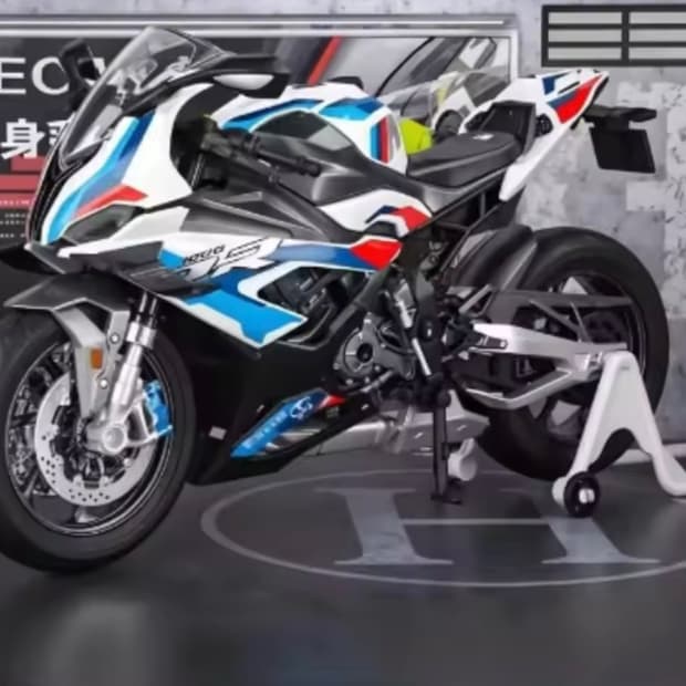 BMW M1000RR 모터사이클 다이캐스트  