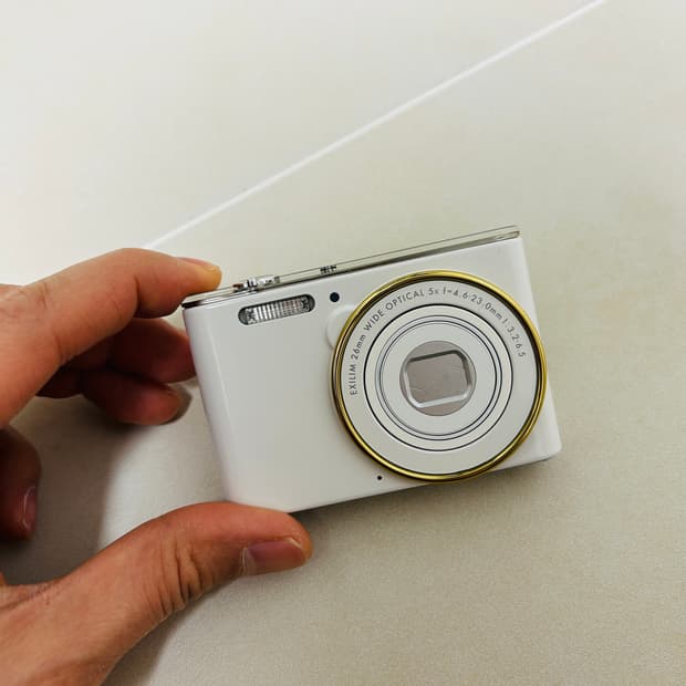 CASIO ex-je10 화이트 빈티지 디카