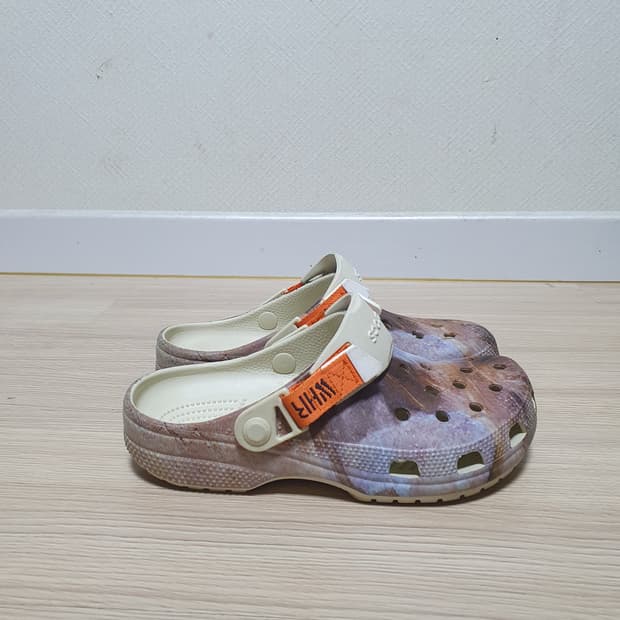 크록스 x WHR 클래식 클로그 슬리퍼 240