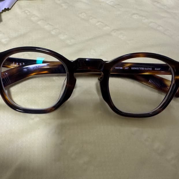 래쉬 루네뜨 01 44mm 하바나 색상 안경