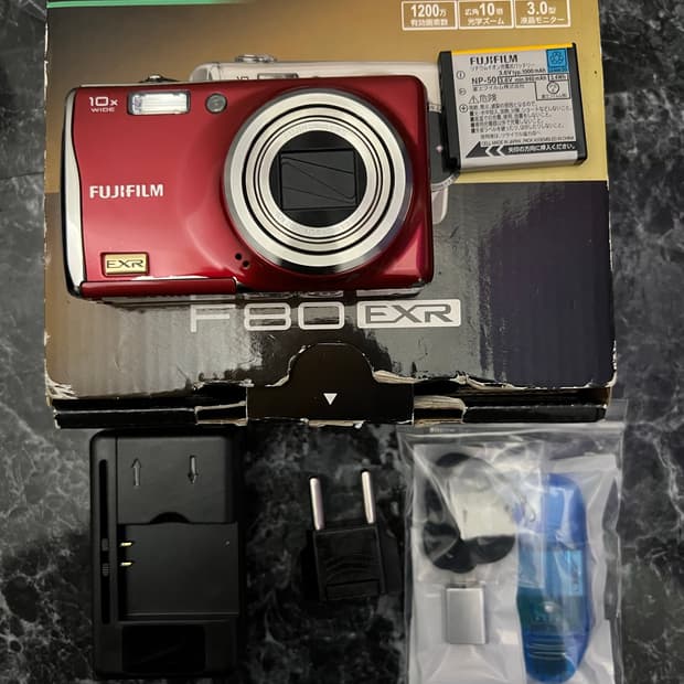 (아일릿, 키키 디카, 풀박)후지필름 Fujifilm F80EXR 레드