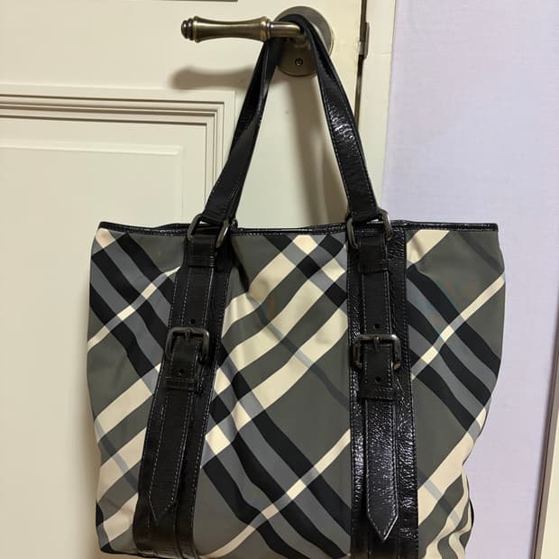 (정품)버버리 노바체크 블랙 빈티지 토트백