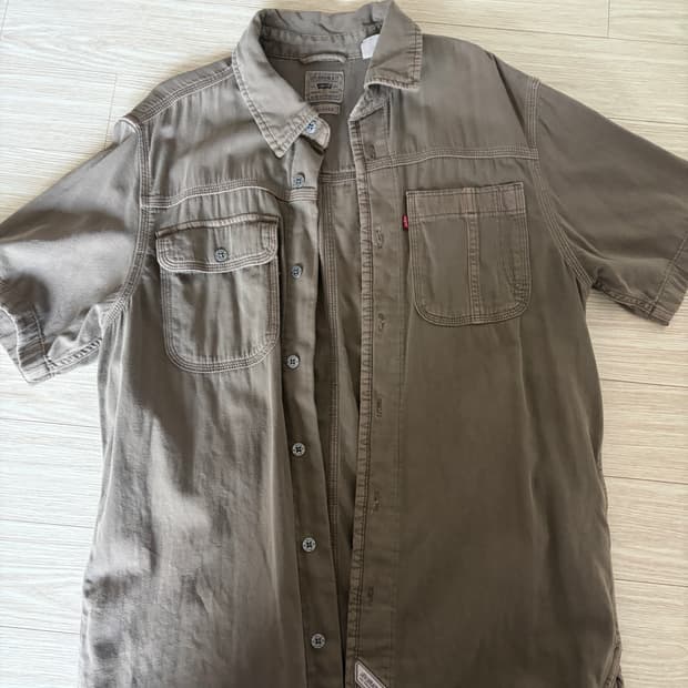 리바이스 반팔 셔츠 카키색