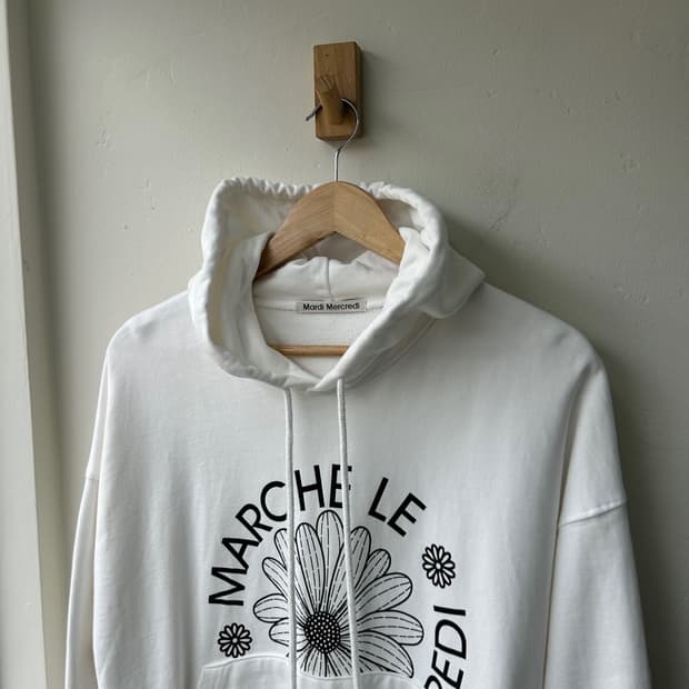 16575 - 마르디 메크르디 데이지 후드티