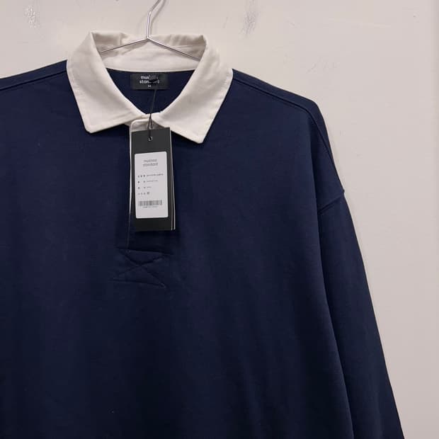 무신사스탠다드 배색카라 오버핏 럭비셔츠