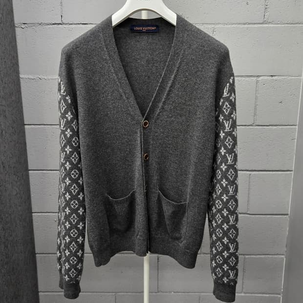 (M) 루이비통 LV 모노그램 캐시미어 가디건1
