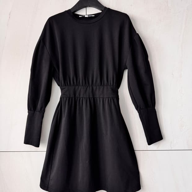 새상품 컨디션 Walter Baker 블랙 긴팔 미니 원피스 S(44,5