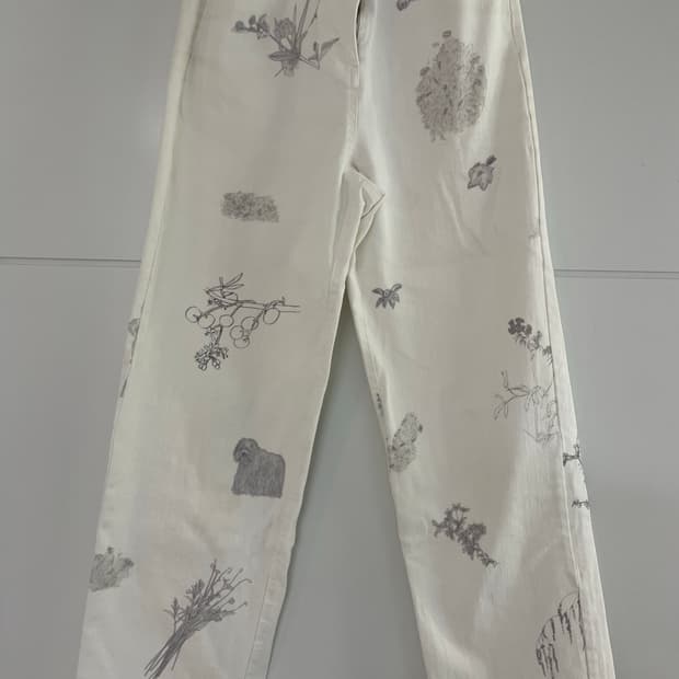 Cosmoss 화이트 무늬 팬츠