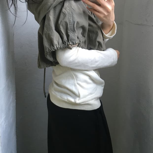 Moschino 모스키노 카키 크롭 후드 셔링 점퍼 