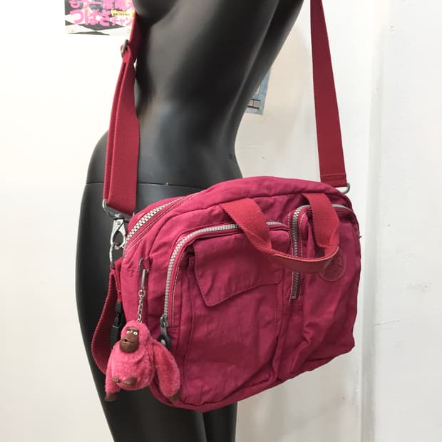 키플링 포켓 보부상 핫핑크 크로스백