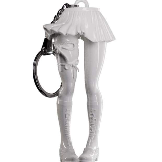 [새상품] 쿠로카미모텔 Leg White 키링