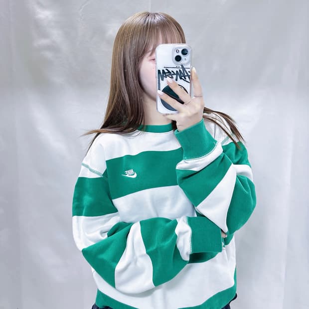 나이키 그린 화이트 스우시 맨투맨 