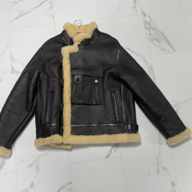 이스트로그 변요한 무스탕