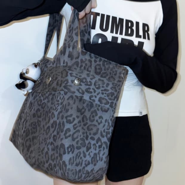 러브 컴플렉스 leopard star snap bag