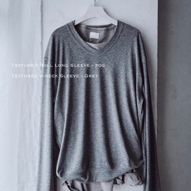 모노프리베 브이넥 슬리브